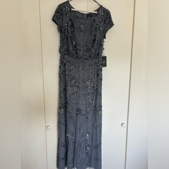 Adrianna Papell Dresses & Skirts - NWT Adrianna Papell Beaded Round Neckline Short Sleeve Gown Size 6 Petite